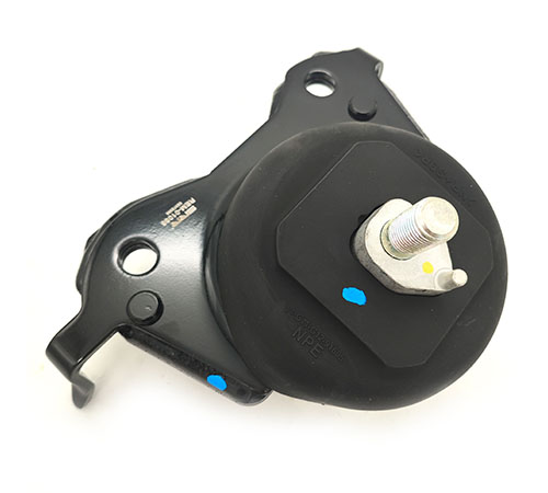 Подушка двигателя L передняя SRR OE REM-01066